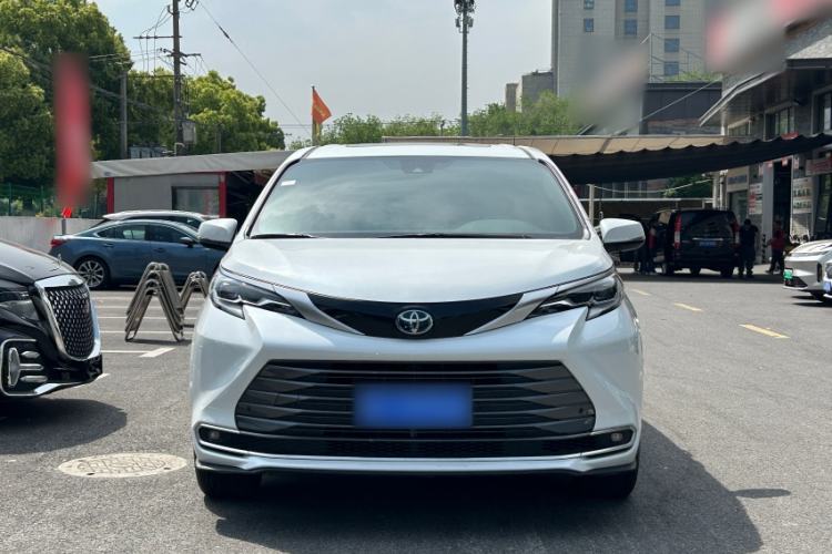 Used Toyota SIENNA 2023 2.5L Hybrid Luxury Edition Exterior 4