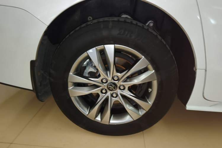 Used Toyota SIENNA 2023 2.5L Hybrid Comfort Edition Exterior 5
