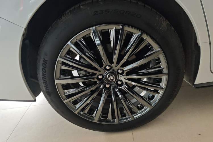 Used Toyota SIENNA 2023 2.5L Hybrid Deluxe Edition Exterior 5