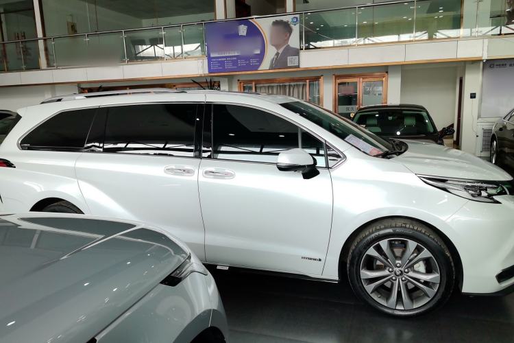 Used Toyota SIENNA 2023 2.5L Hybrid Ultimate Edition Exterior 5