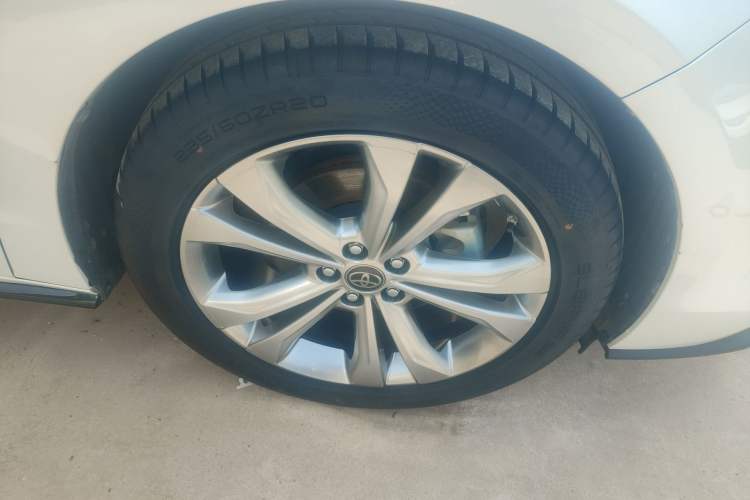 Used Toyota SIENNA 2023 2.5L Hybrid Platinum Edition Exterior 5