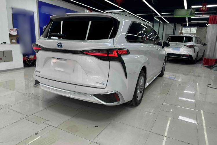 Used Toyota SIENNA 2023 2.5L Hybrid Comfort Edition Exterior 5
