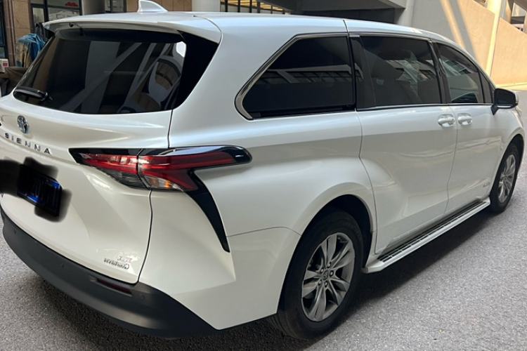 Used Toyota SIENNA 2023 2.5L Hybrid Comfort Edition Exterior 5