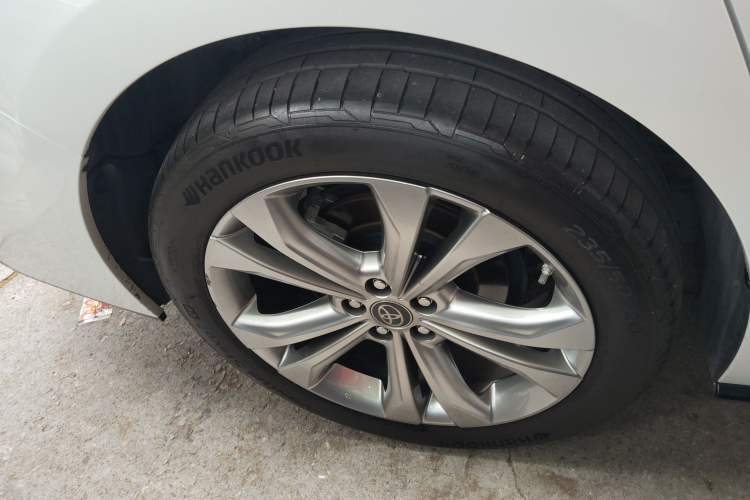 Used Toyota SIENNA 2023 2.5L Hybrid Deluxe Edition Exterior 5