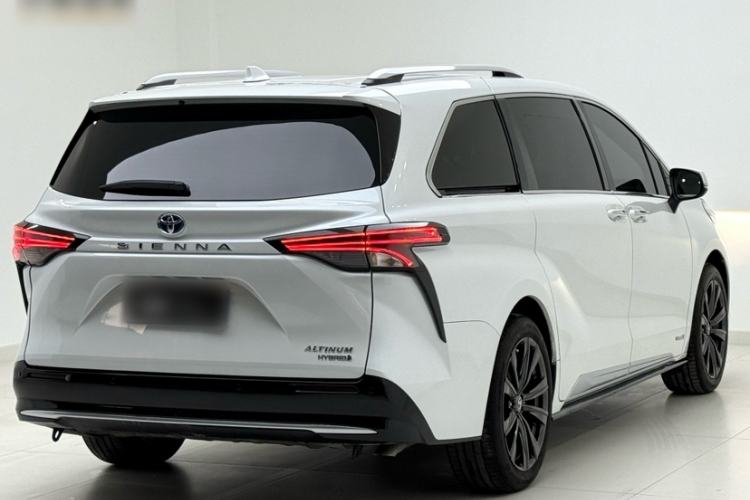 Used Toyota SIENNA 2023 2.5L Hybrid Platinum Edition Exterior 5
