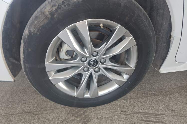 Used Toyota SIENNA 2023 2.5L Hybrid Comfort Edition Exterior 5