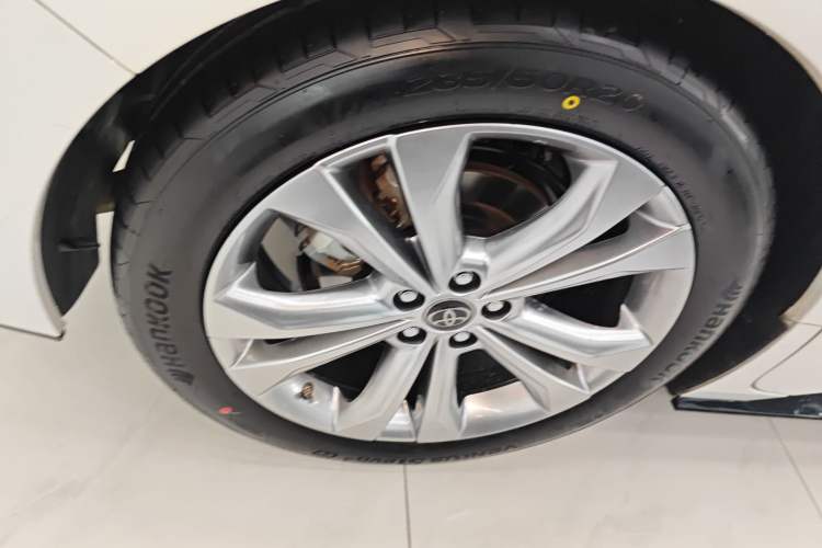 Used Toyota SIENNA 2023 2.5L Hybrid Deluxe Edition Exterior 5