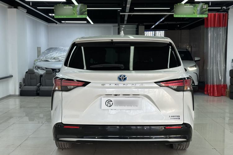 Used Toyota SIENNA 2023 2.5L Hybrid Deluxe Edition Exterior 5