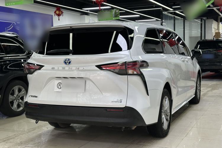 Used Toyota SIENNA 2023 2.5L Hybrid Comfort Edition Exterior 5