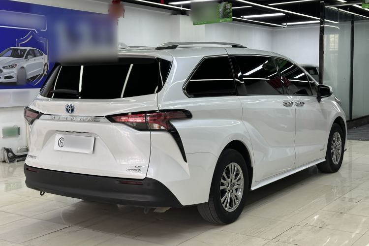 Used Toyota SIENNA 2023 2.5L Hybrid Comfort Edition Exterior 5