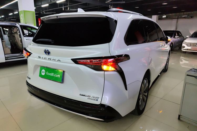 Used Toyota SIENNA 2023 2.5L Hybrid Ultimate Edition Exterior 5