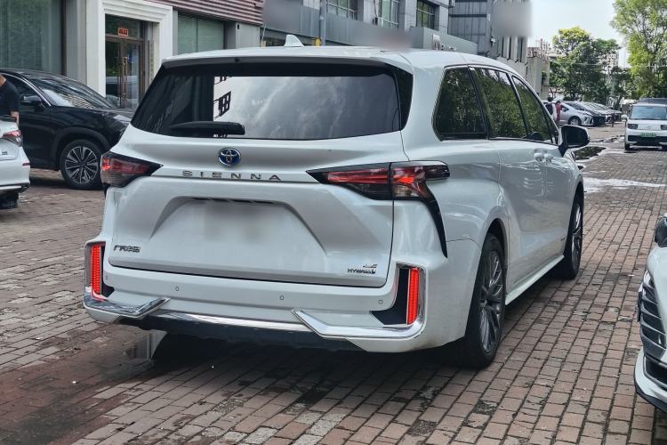 Used Toyota SIENNA 2023 2.5L Hybrid Comfort Edition Exterior 5