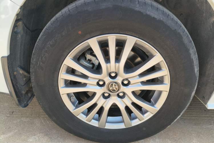 Used Toyota SIENNA 2023 2.5L Hybrid Comfort Edition Exterior 5
