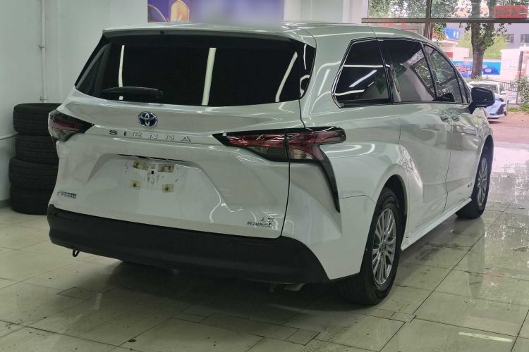 Used Toyota SIENNA 2023 2.5L Hybrid Comfort Edition Exterior 5