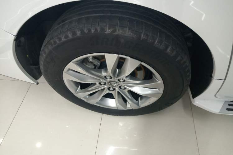 Used Toyota SIENNA 2023 2.5L Hybrid Comfort Edition Exterior 5