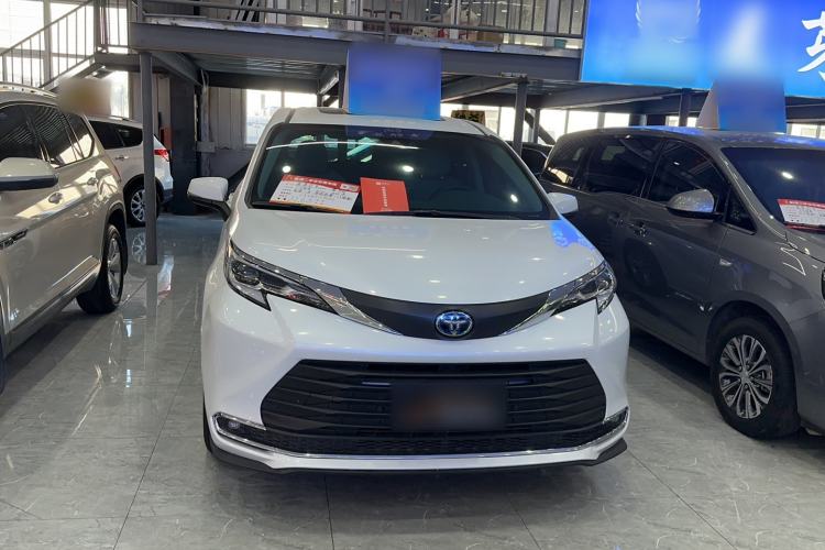 Used Toyota SIENNA 2023 2.5L Hybrid Comfort Edition Exterior 5
