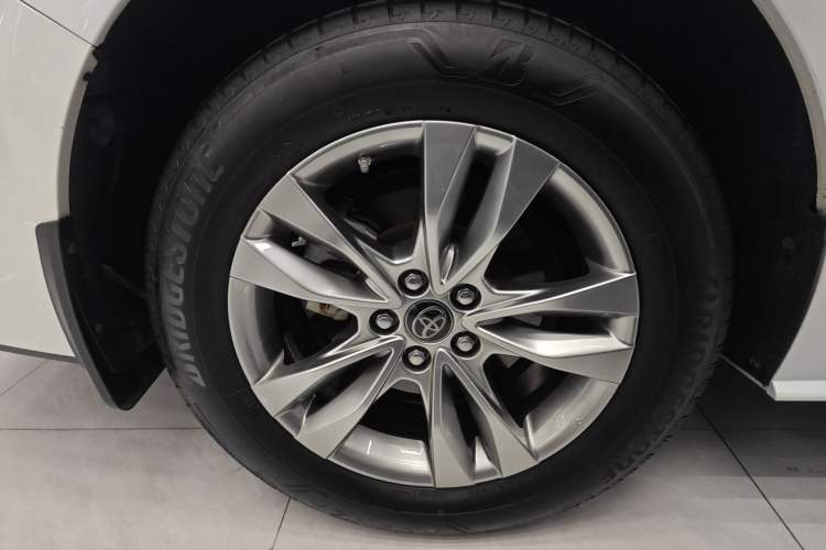 Used Toyota SIENNA 2023 2.5L Hybrid Comfort Edition Exterior 5