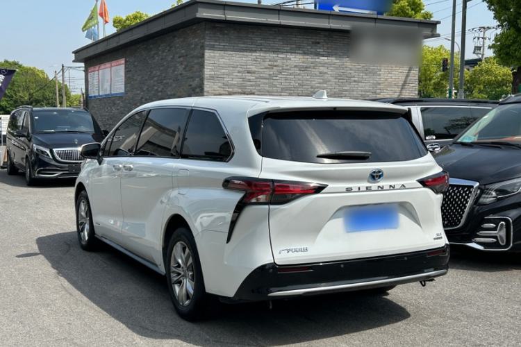 Used Toyota SIENNA 2023 2.5L Hybrid Luxury Edition Exterior 5