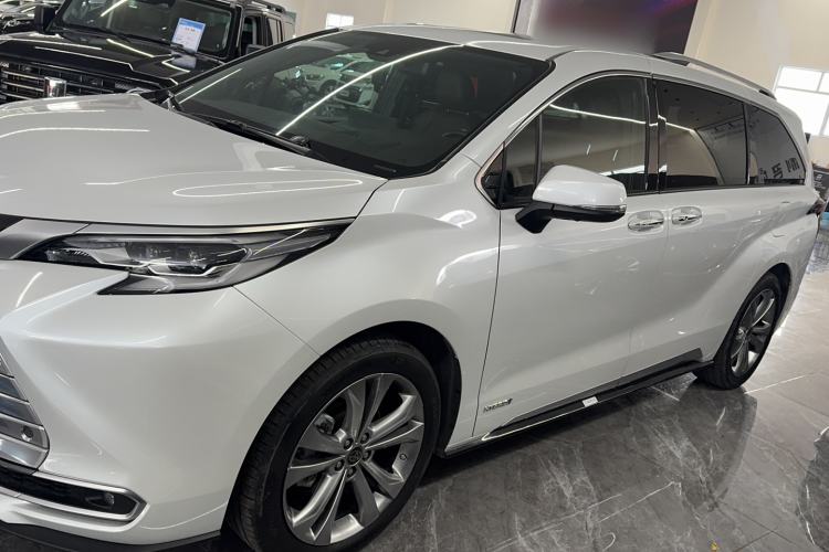 Used Toyota SIENNA 2023 2.5L Hybrid Platinum Edition Exterior 5