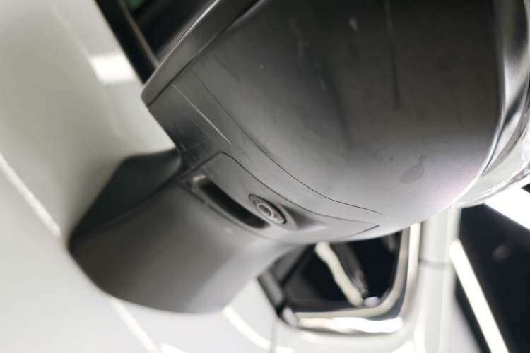 Used Toyota SIENNA 2023 2.5L Hybrid Platinum Edition Exterior 6