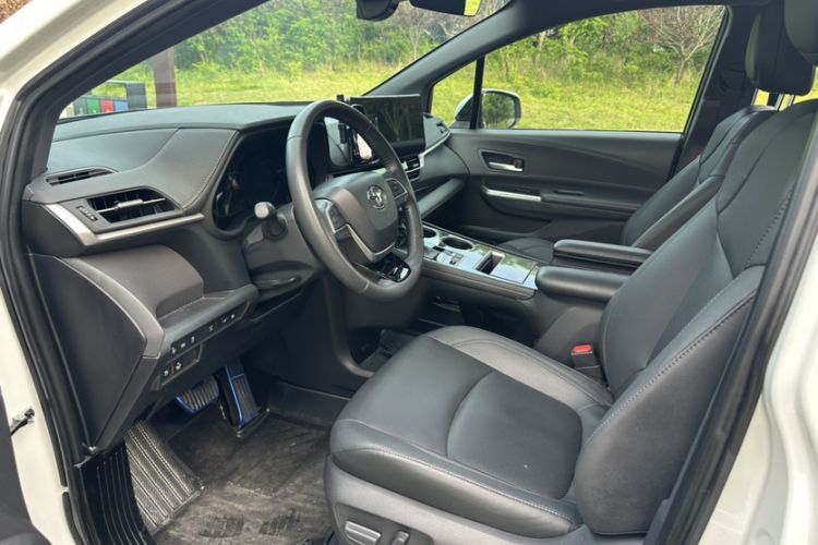 Used Toyota SIENNA 2023 2.5L Hybrid Deluxe Edition Exterior 6