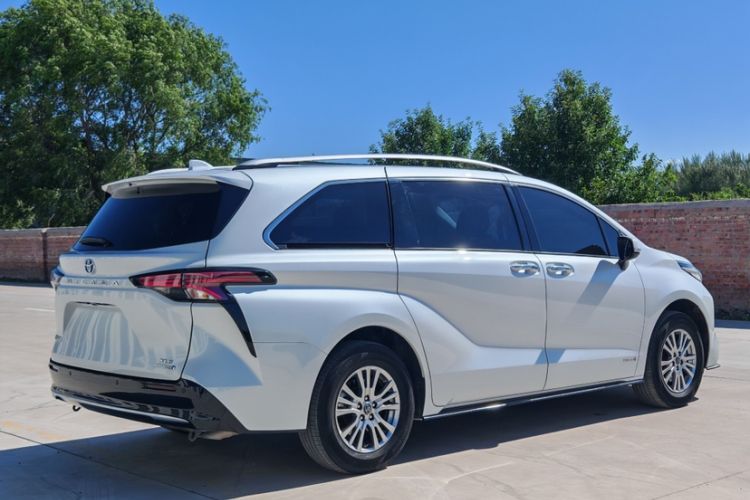 Used Toyota SIENNA 2023 2.5L Hybrid Luxury Edition Exterior 6