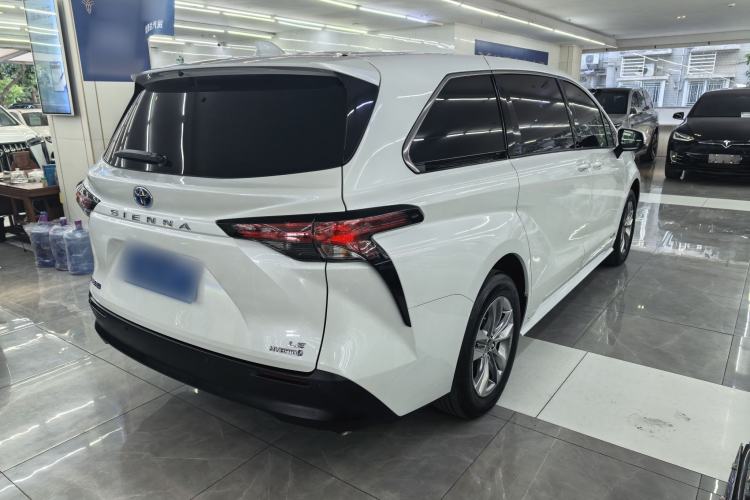 Used Toyota SIENNA 2023 2.5L Hybrid Comfort Edition Exterior 6