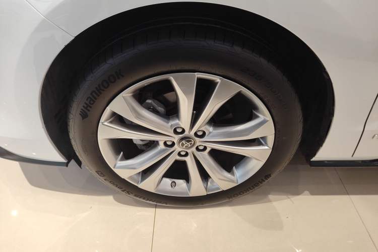 Used Toyota SIENNA 2023 2.5L Hybrid Deluxe Edition Exterior 7