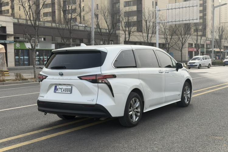 Used Toyota SIENNA 2023 2.5L Hybrid Comfort Edition Exterior 9