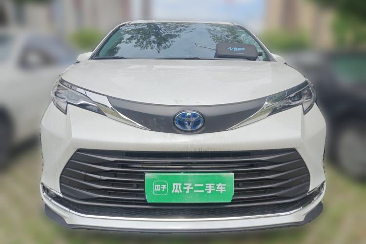 Used Toyota SIENNA 2023 2.5L Hybrid Comfort Edition Front