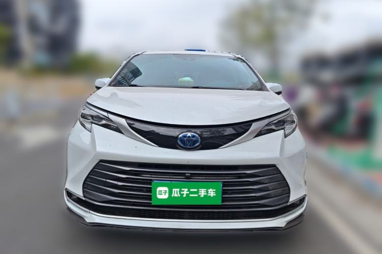 Used Toyota SIENNA 2023 2.5L Hybrid Ultimate Edition Front