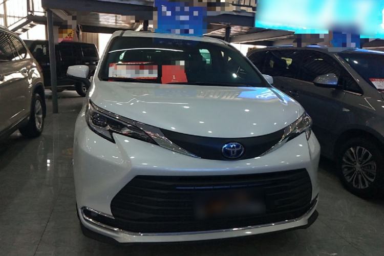 Used Toyota SIENNA 2023 2.5L Hybrid Comfort Edition Front