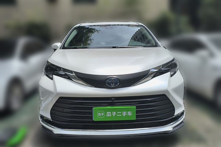 Used Toyota SIENNA 2023 2.5L Hybrid Comfort Edition Front