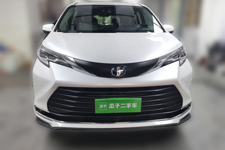 Used Toyota SIENNA 2023 2.5L Hybrid Comfort Edition Front