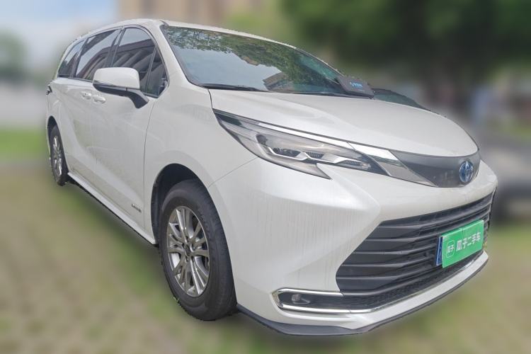 Used Toyota SIENNA 2023 2.5L Hybrid Comfort Edition Front Right 45 Deg