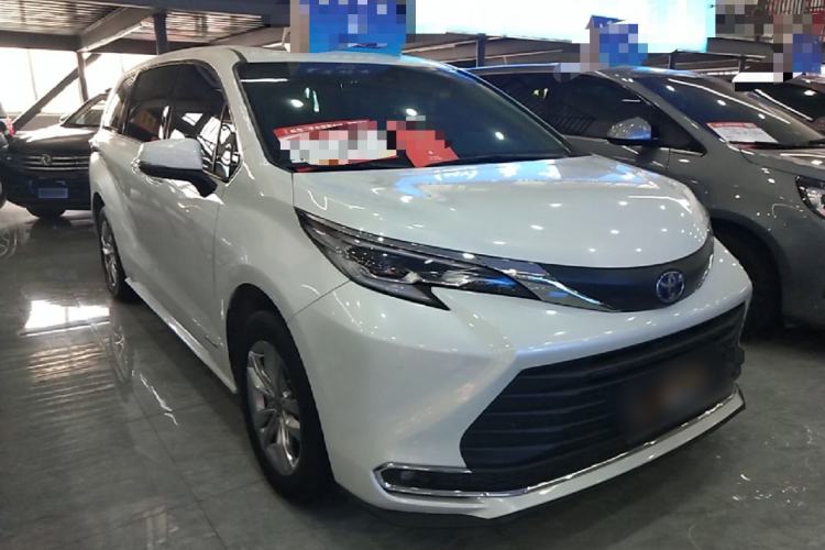 Used Toyota SIENNA 2023 2.5L Hybrid Comfort Edition Front Right 45 Deg