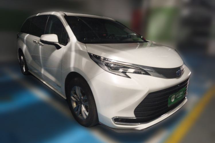 Used Toyota SIENNA 2023 2.5L Hybrid Comfort Edition Front Right 45 Deg