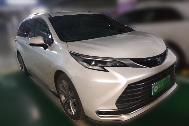 Used Toyota SIENNA 2023 2.5L Hybrid Deluxe Edition Front Right 45 Deg