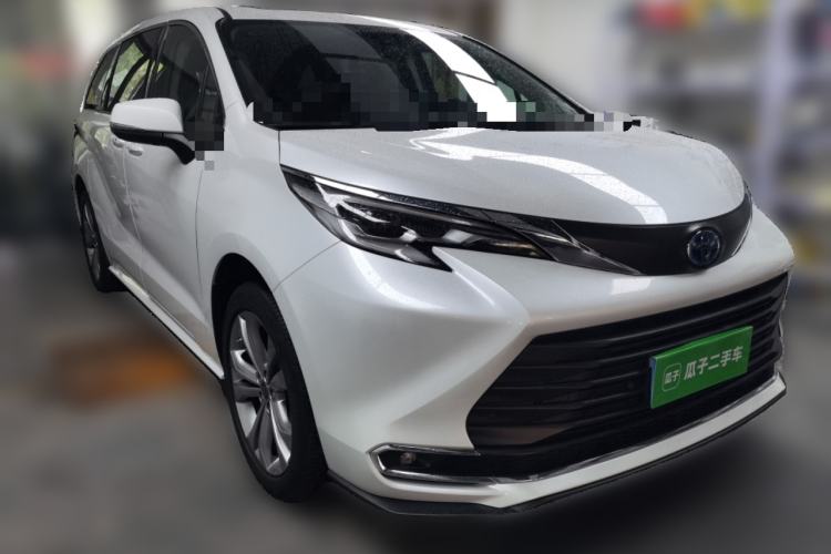 Used Toyota SIENNA 2023 2.5L Hybrid Comfort Edition Front Right 45 Deg