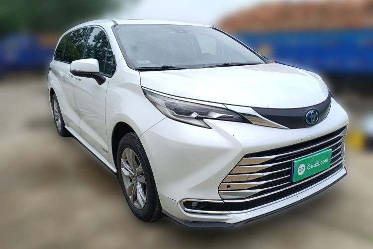 Used Toyota SIENNA 2023 2.5L Hybrid Comfort Edition Front Right 45 Deg