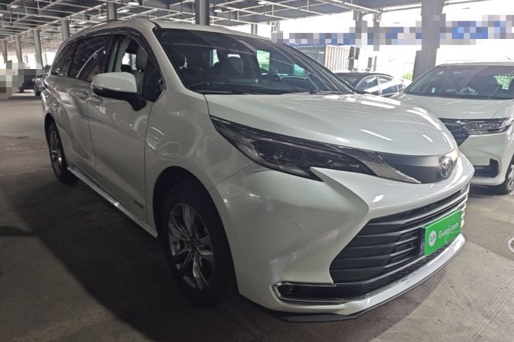 Used Toyota SIENNA 2023 2.5L Hybrid Comfort Edition Front Right 45 Deg
