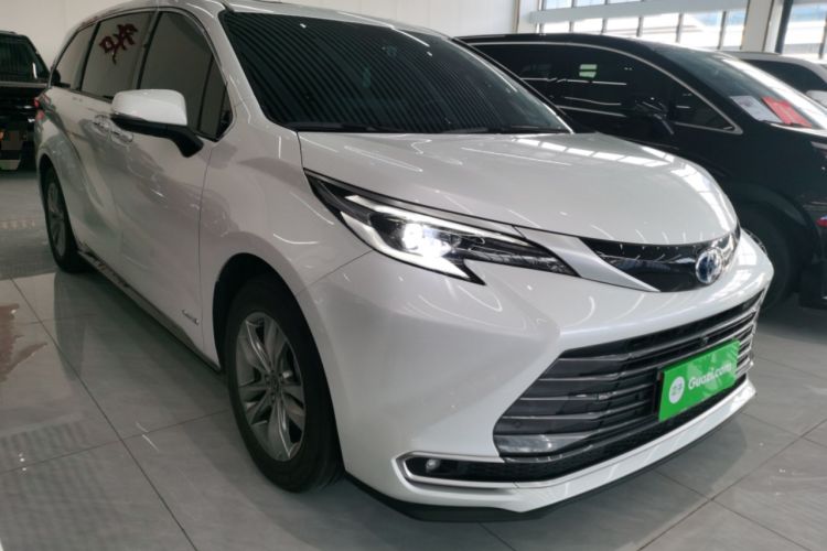 Used Toyota SIENNA 2023 2.5L Hybrid Deluxe Edition Front Right 45 Deg