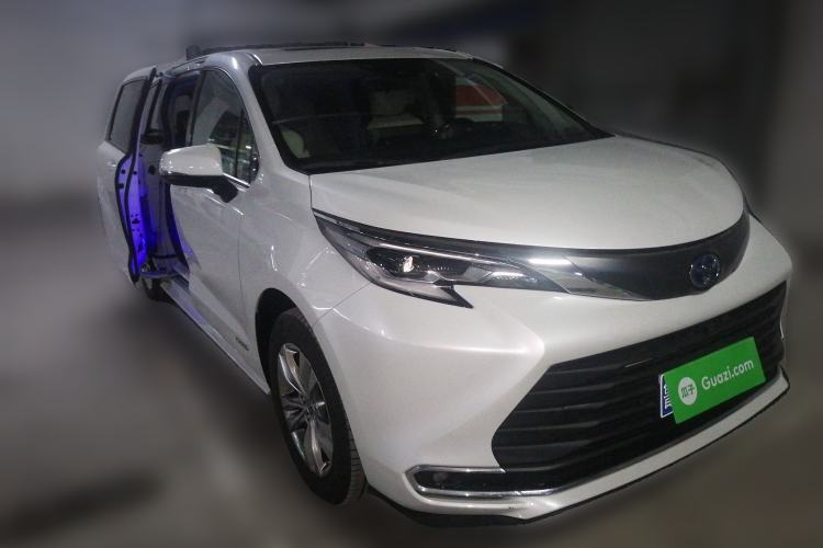 Used Toyota SIENNA 2023 2.5L Hybrid Comfort Edition Front Right 45 Deg