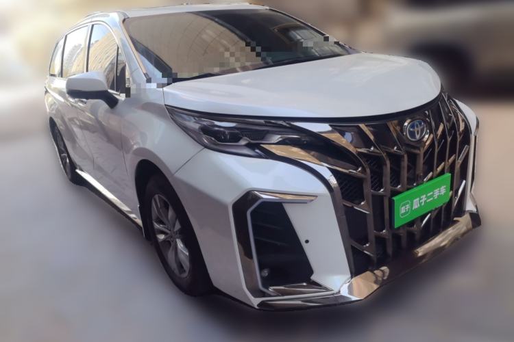 Used Toyota SIENNA 2023 2.5L Hybrid Luxury Welfare Edition Front Right 45 Deg