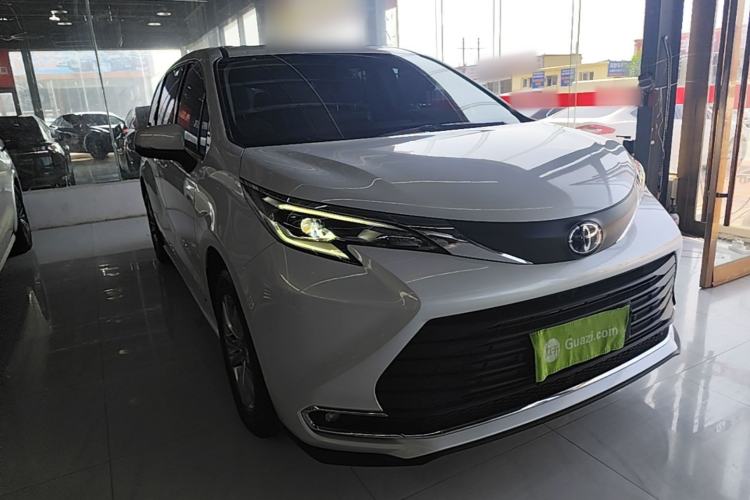 Used Toyota SIENNA 2023 2.5L Hybrid Comfort Edition Front Right 45 Deg