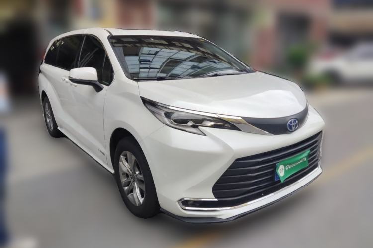 Used Toyota SIENNA 2023 2.5L Hybrid Comfort Edition Front Right 45 Deg