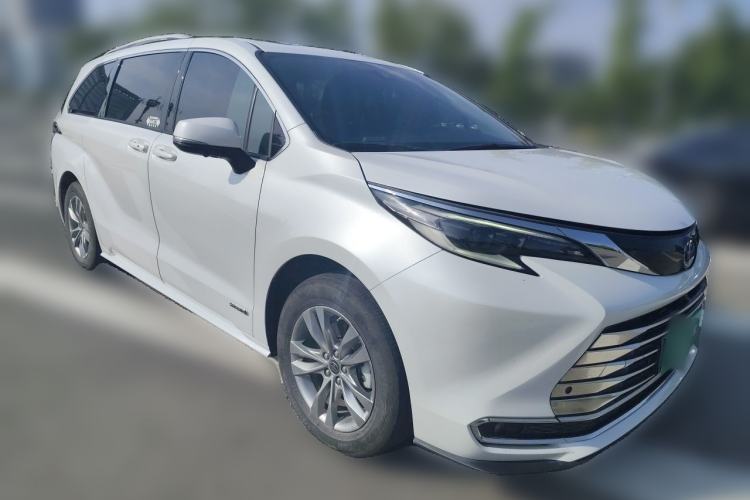 Used Toyota SIENNA 2023 2.5L Hybrid Comfort Edition Front Right 45 Deg