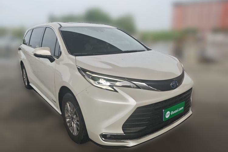 Used Toyota SIENNA 2023 2.5L Hybrid Comfort Edition Front Right 45 Deg