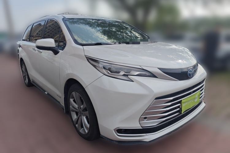Used Toyota SIENNA 2023 2.5L Hybrid Platinum Edition Front Right 45 Deg