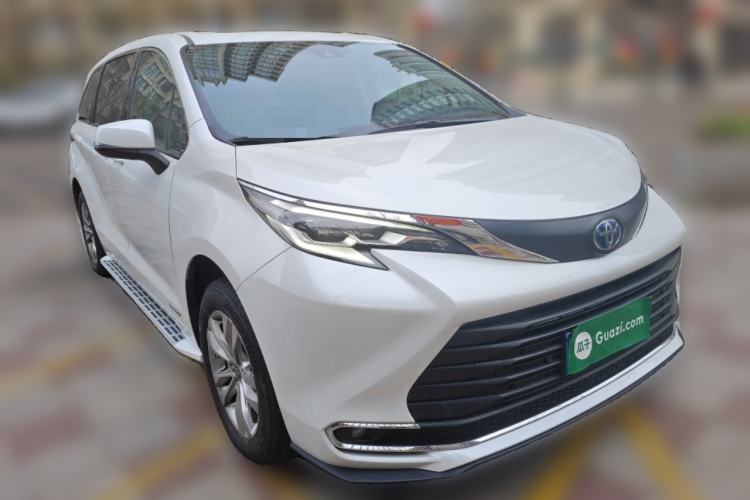 Used Toyota SIENNA 2023 2.5L Hybrid Comfort Edition Front Right 45 Deg